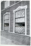 109745 Afbeelding van de schietgaten in de tot bunker verbouwde onderverdieping van het café Wed. J.Th Helsdingen - de ...